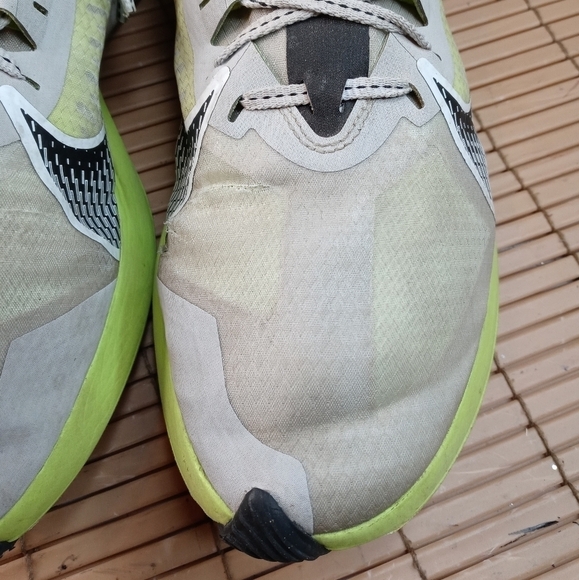 Nike Zoom Gravity Grey Fog Volt Running Shoe BQ3202-011 Men's Size 10.5 311pm - Picture 4 of 11